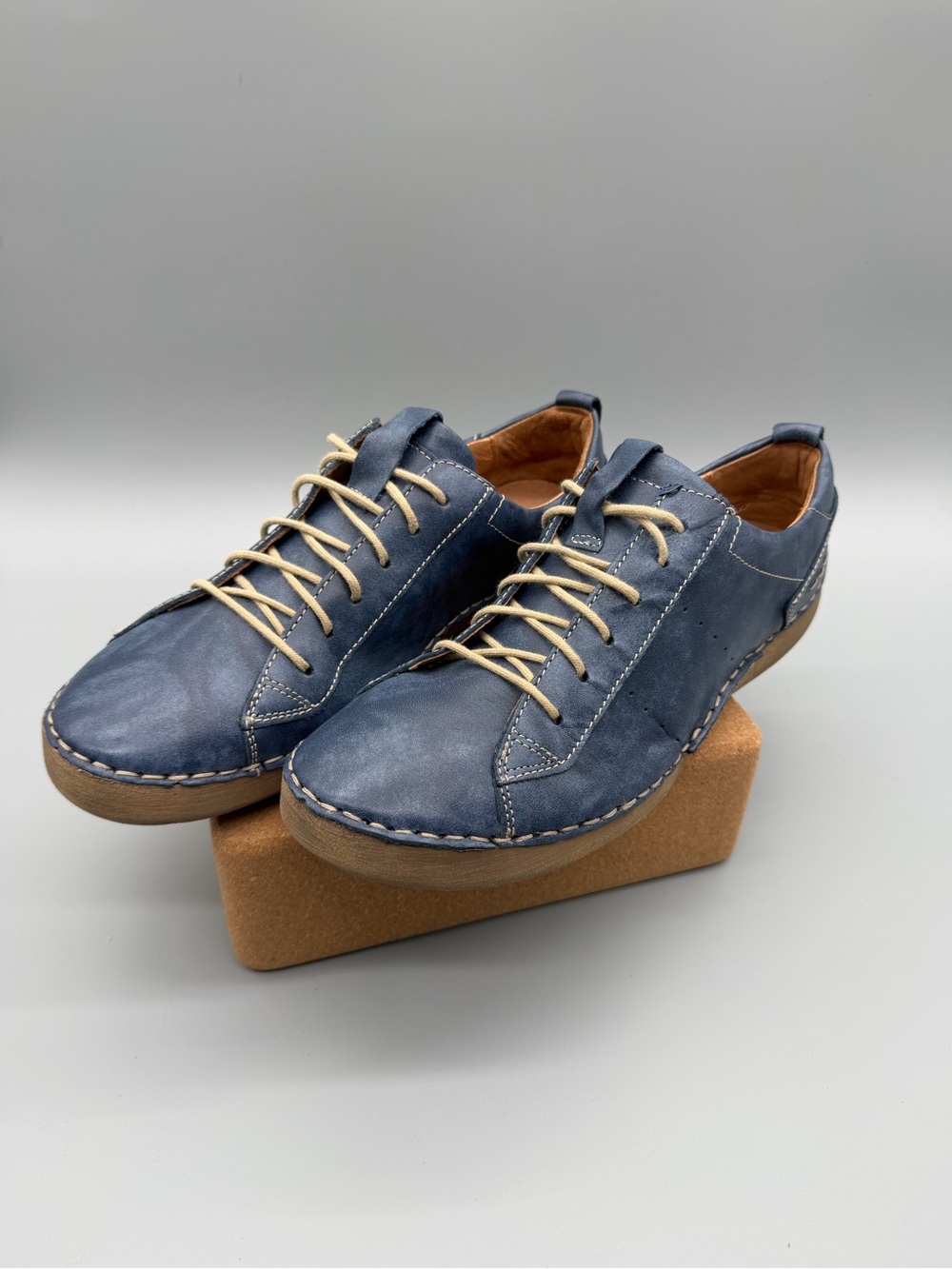 Women’s US 11 EU 42 Josef Seibel Washed Blue Leather Lace Up shoes NeW